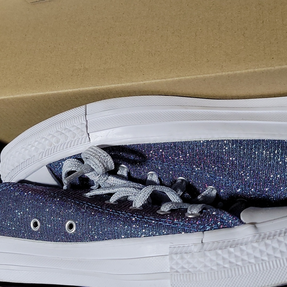 Converse Women's size 7